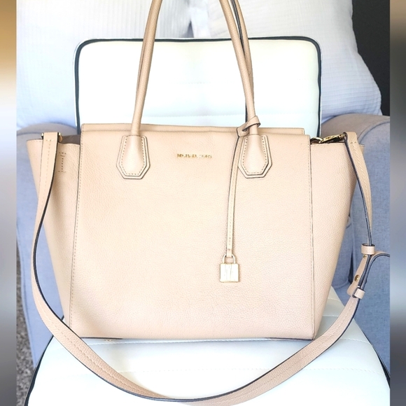 Michael Kors Bag - Picture 1 of 17